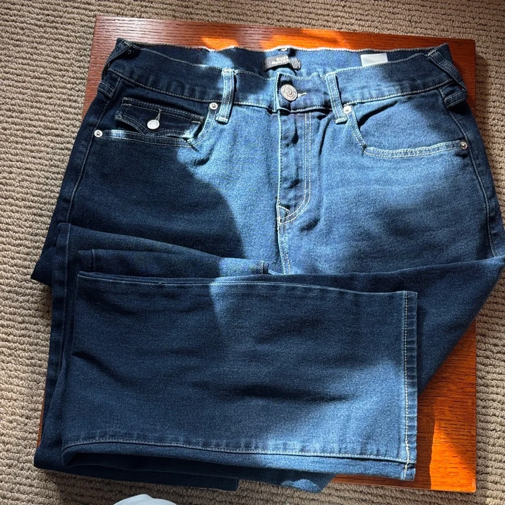 TRUE RELIGION RICKY SN STRAIGHT jeans. Relaxed fit. Size 31.